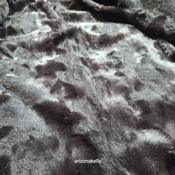 NWOT Reversible Coat--Nylon Shell, Furry Lining, Primaloft Insulation Lands' End - Picture 3 of 12